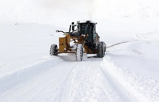 Elazığ'da köy yolları ulaşıma kapandı