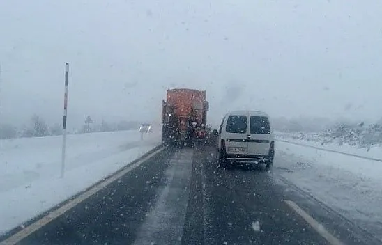 Elazığ'da yüksek kesimlerde kar yağışı etkili oldu