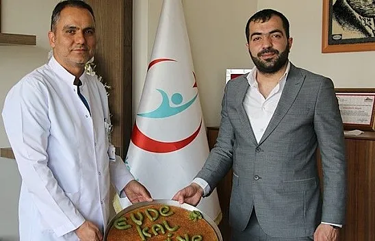 Elazığlı esnaftan, sağlık çalışanlarına moral tatlısı