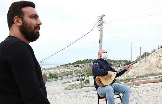 En yaşlı nüfusa sahip ilçede, yaşlılara sazlı sözlü konser