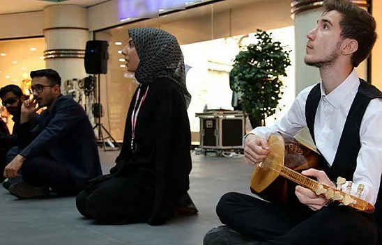 Engelli ünlü isimleri canlandırıp, farkındalık oluşturdular