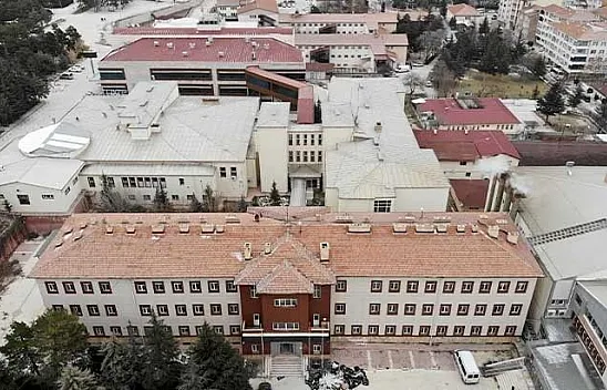 Eski hastane depremzedelere ev oldu