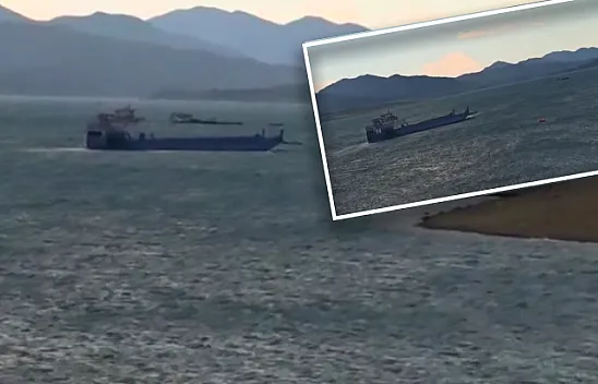 Fırtına feribotu sürükledi