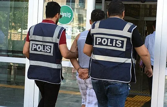 Görevliyi sopayla darp edip, iş yeri soyan şüpheli yakalandı