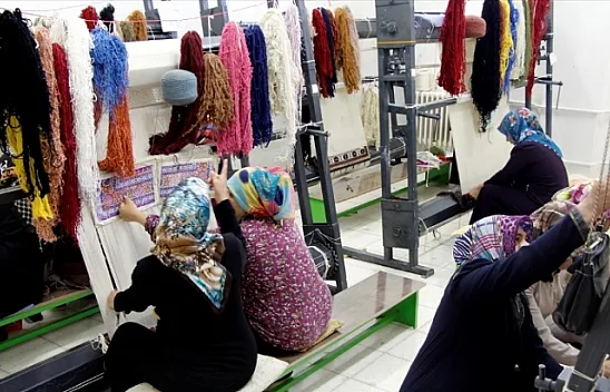 Ev kadınları kursla meslek sahibi oluyor