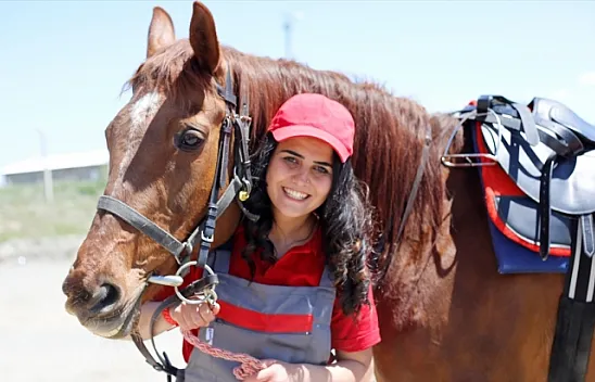 Atlar 'Ojeli' seyislere emanet