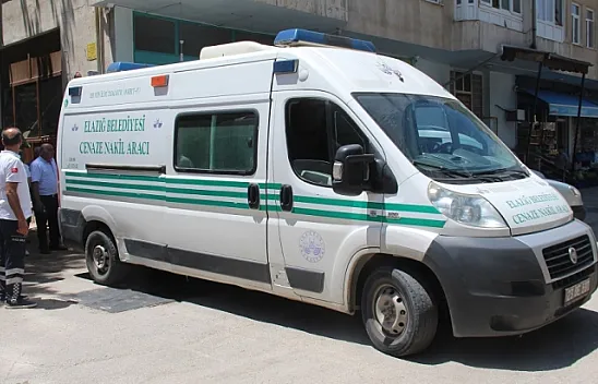 4'üncü kattan düşen şahıs hayatını kaybetti