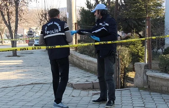 Sarkıntılık yapan şahsı uyardı, vuruldu