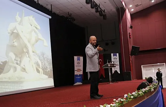 Talha Uğurluel Elazığ'da konferans verdi