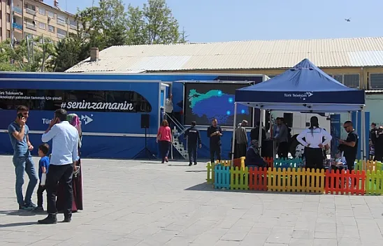Türk Telekom Eğitim tırı Elazığ'da