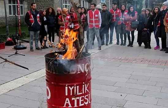 Kimsesizler için 'iyilik ateşi' yakıldı