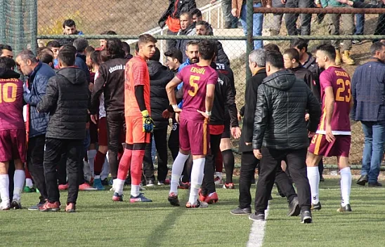Amatör maçta kavga! 5 kırmızı kart