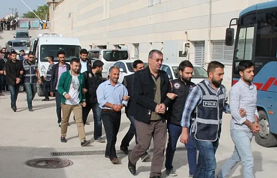 FETÖ'den gözaltına alınan şüpheliler adliyeye sevk edildi