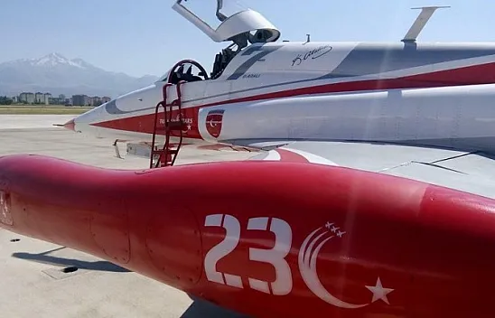 Elazığlı pilot gakgoşları selamladı