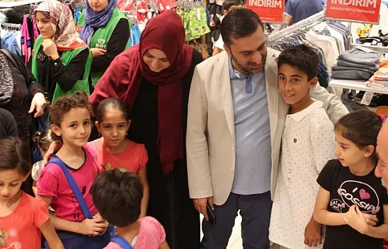 İHH'dan yetim çocuklara bayramlık