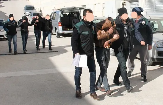 Uyuşturucu tacirleri adliyeye sevk edildi