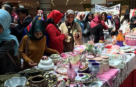 Öğrenciler el emeklerini görücüye çıkardı