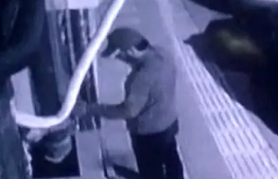 Şüpheli, kilidi açamayınca amacına ulaşamadı