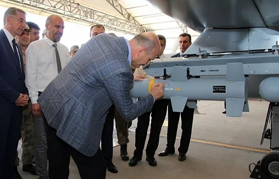 Bakan Soylu, İHA'ları inceledi