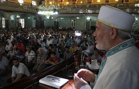 Bayram namazında camiler doldu