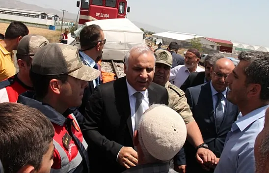 Vali Zorluoğlu'ndan tren kazası açıklaması