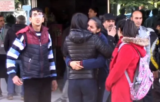 Liseli genç bıçaklanarak öldürüldü