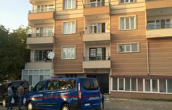 Balkon demiri koptu, 2 kadın yere çakıldı