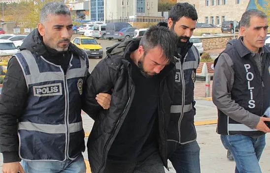 Yine aynı yöntemle 700 bin TL dolandırdılar