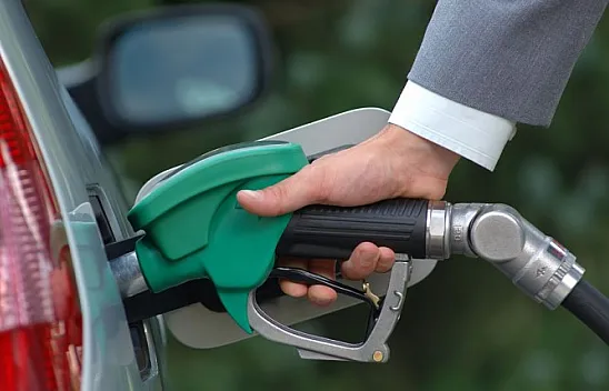 Benzine bir indirim daha