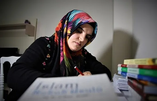 Gülşen Bulut, azmiyle görenlere şaşırtıyor