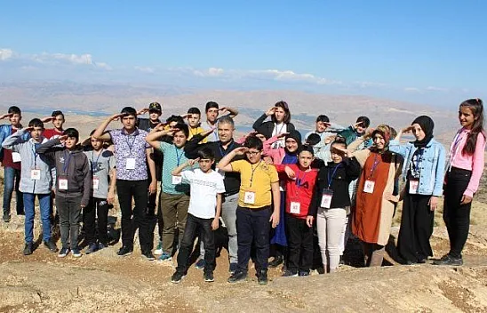 Gümüşhaneli öğrenciler, Harput'tan Mehmetçiğe selam gönderdi