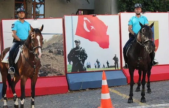 Atlı jandarma görev başında