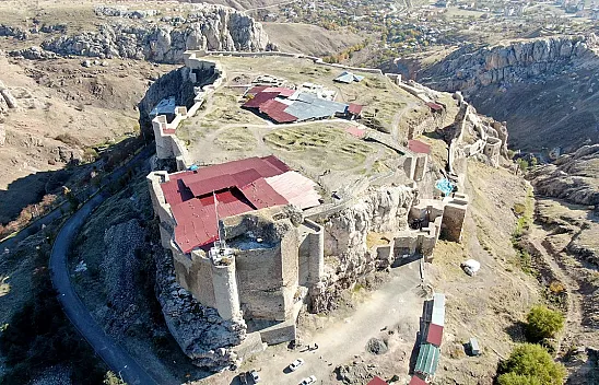 Harput Kalesi'nde arkeolojik kazılar devam ediyor