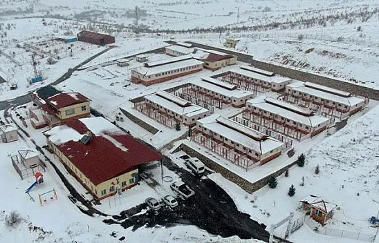 Hayvan Hastanesi ve Bakım Evi hizmetlerini sürdürüyor