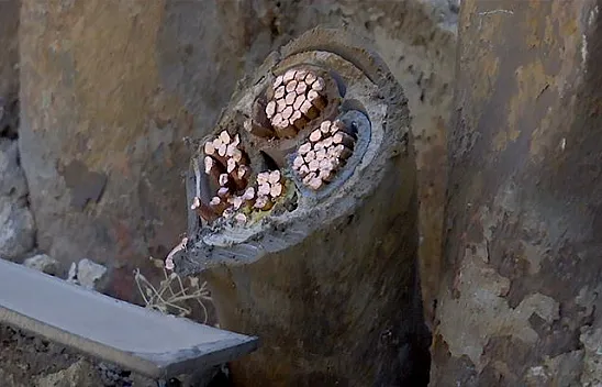 Hırsız yanlış kabloyu kesince olanlar oldu