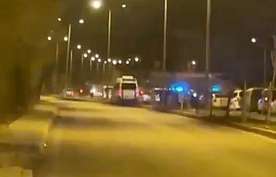 Hırsızlık ihbarına giden polis bıçaklandı