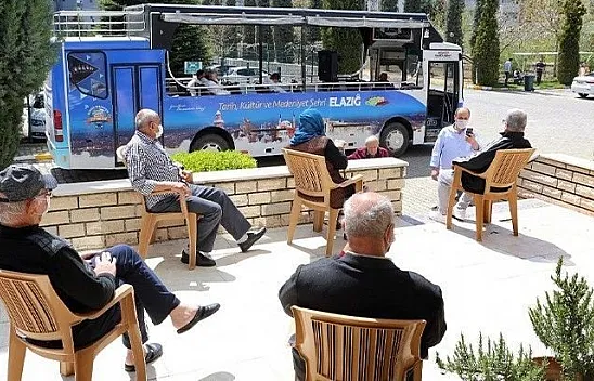 Huzurevi sakinlerine moral konseri