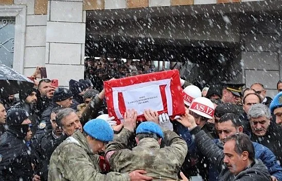 İdlib şehidi memleketi Bingöl'de ebediyete uğurlandı