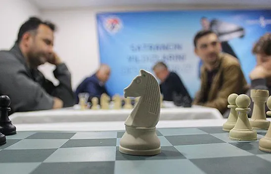 İki kardeş, kurdukları merkezle herkese satrancı sevdiriyor