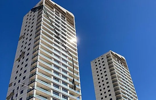 İkiz kuleler tehlike oluşturmaya devam ediyor