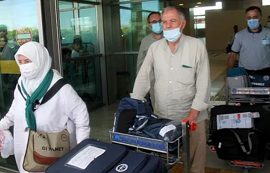 İlk hacı kafilesi memlekete döndü