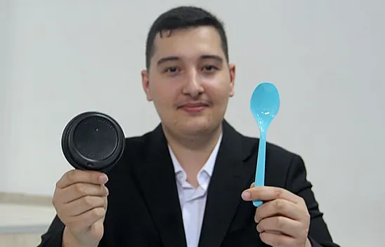 Ispanak atıklarından plastik kaşık ve kapak üretti