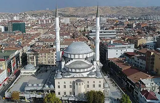 İzzetpaşa Camii Ramazan'a hazır