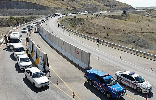 Jandarmadan drone destekli trafik denetimi