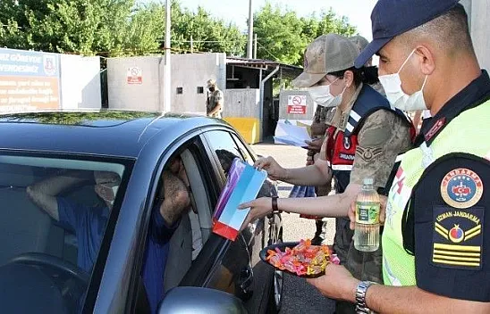 Jandarmadan şeker ve kolonyalı uygulama