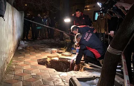 Kaldırımda yürürken çukura düşmüştü, o anın görüntüleri ortaya çıktı