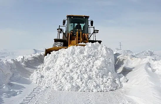 Kapanan köy yolları ulaşıma açıldı
