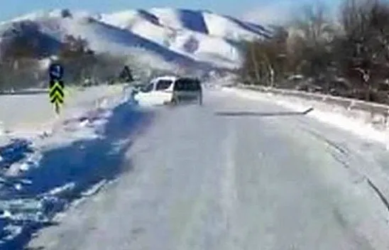 Kar manzarası çekmek isterken kaza anını çektiler