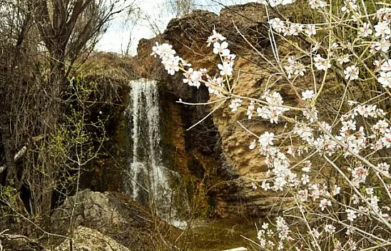 Karaçavuş şelalesinde görsel şölen