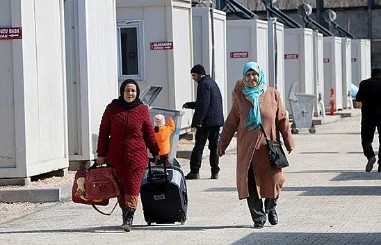 Konteyner kentte aileler ilk günü geride bıraktı